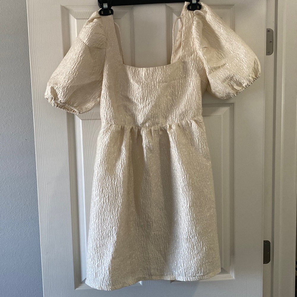 Lulus puff sleeve dress